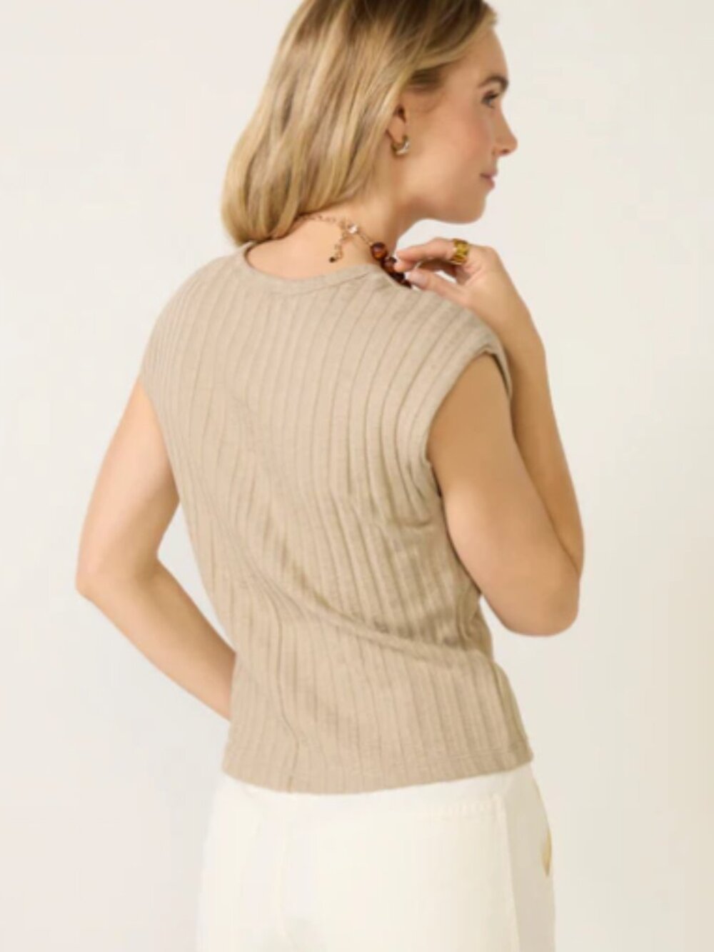 Michael Stars Jinny Power Shoulder Top in Tan L - Picture 5 of 11